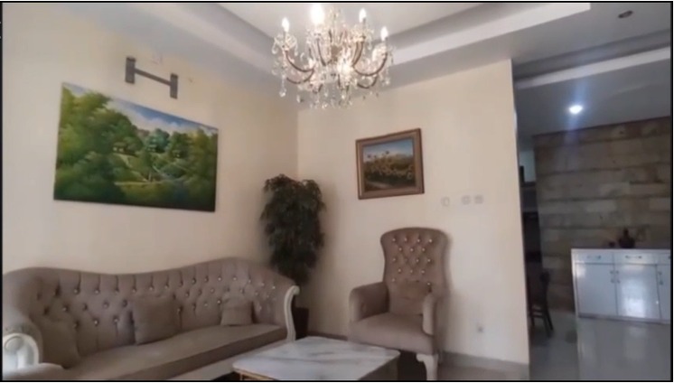 Rumah disewakan fully furnished di Taman Simpruk Lippo Cikarang